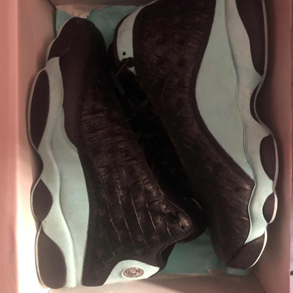 Jordan 13 island green